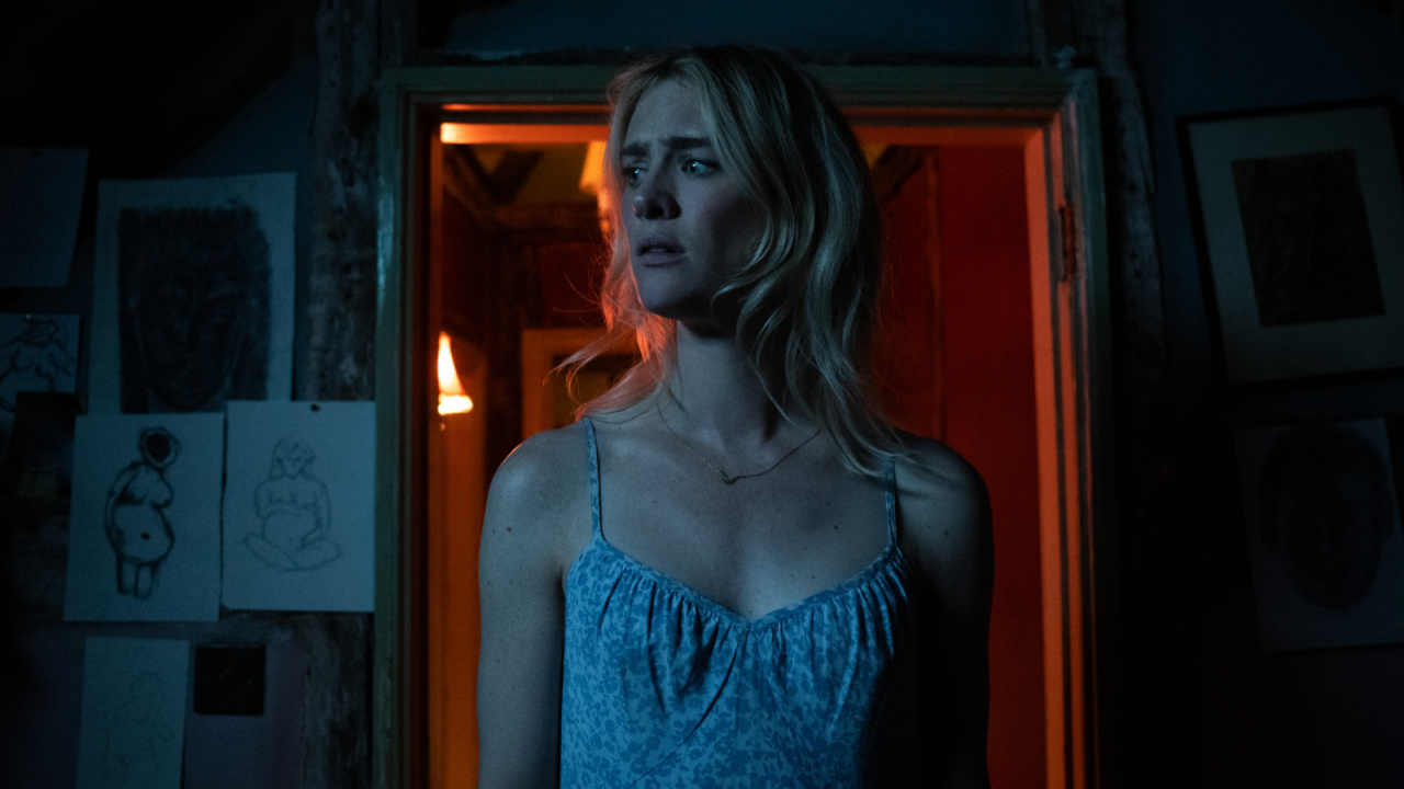 Louise Dalton (Mackenzie Davis) in 'Speak No Evil' directed by James Watkins.